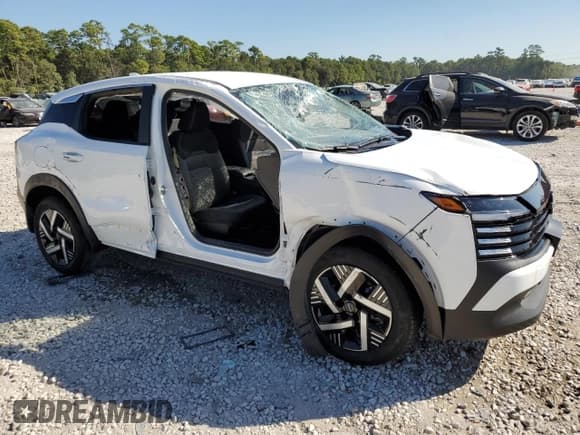 ✅ 2025 Nissan Kicks SV • VIN: 3N8AP6CA6SL335796 • Lot: 86791825. Wystawiony na Copart z przebiegiem 6 425 mil. Bezpłatny archiwum sprzedaży aukcyjnych z USA i szczegółowy raport historii pojazdu na DreamBid. Zdjęcie 4.
