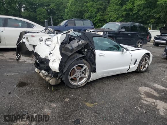 ✅ 2004 Chevrolet Corvette • VIN: 1G1YY32G445126550 • Лот: 60624205. Опубликован ранее на Copart с пробегом 141 681 миль. Бесплатный доступ к архиву аукционных продаж из США и подробный отчёт об истории автомобиля на DreamBid. Изображение 3.