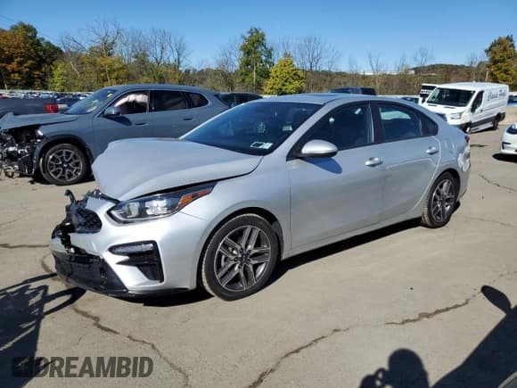 ✅ 2020 Kia Forte EX • VIN: 3KPF54ADXLE208645 • Lot: 82560985. Wystawiony na Copart z przebiegiem 50 546 mil. Bezpłatny archiwum sprzedaży aukcyjnych z USA i szczegółowy raport historii pojazdu na DreamBid. Zdjęcie 1.