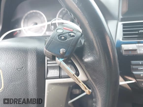 ✅ 2011 Honda Accord EX-L • VIN: 1HGCS2B88BA007038 • Лот: 42664337. Опубликован ранее на IAAI с пробегом 209 368 миль. Бесплатный доступ к архиву аукционных продаж из США и подробный отчёт об истории автомобиля на DreamBid. Изображение 11.