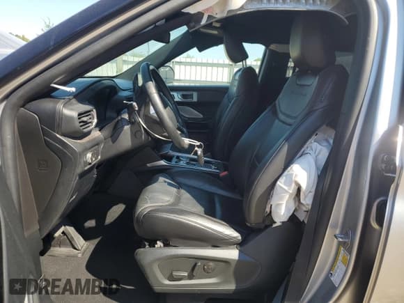 ✅ 2021 Ford Explorer Platinum • VIN: 1FM5K8HC1MGA67647 • Lot: 80132335. Wystawiony na Copart z przebiegiem 42 370 mil. Bezpłatny archiwum sprzedaży aukcyjnych z USA i szczegółowy raport historii pojazdu na DreamBid. Zdjęcie 7.