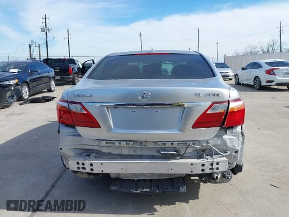 ✅ 2010 Lexus LS 460 L • VIN: JTHGL5EF4A5041475 • Lot: 41262658. Wystawiony na IAAI z przebiegiem 167 943 mil. Bezpłatny archiwum sprzedaży aukcyjnych z USA i szczegółowy raport historii pojazdu na DreamBid. Zdjęcie 16.