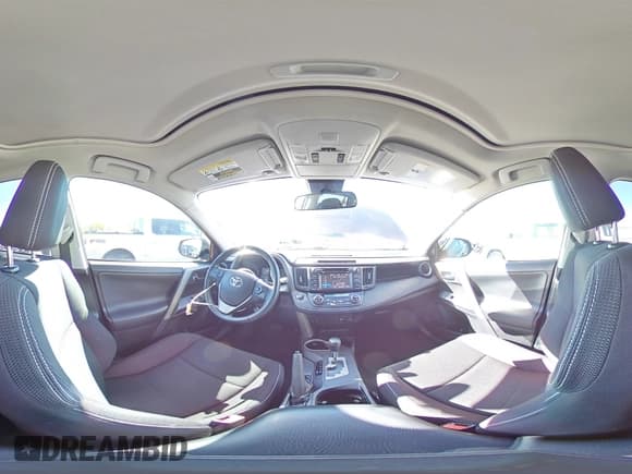 ✅ 2018 Toyota RAV4 XLE • VIN: 2T3RFREV6JW858083 • Лот: 86288115. Опубликован ранее на Copart с пробегом 55 199 миль. Бесплатный доступ к архиву аукционных продаж из США и подробный отчёт об истории автомобиля на DreamBid. Изображение 15.