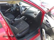 ✅ 2017 Hyundai Veloster • VIN: KMHTC6AD9HU317655 • Lot: 41686133. Wystawiony na IAAI z przebiegiem 50 207 mil. Bezpłatny archiwum sprzedaży aukcyjnych z USA i szczegółowy raport historii pojazdu na DreamBid. Zdjęcie 5.