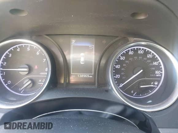 2019 Toyota Camry LE z VIN 4T1B11HK9KU725556, wystawiony jako IAAI lot #42922588 z przebiegiem 138 969 mil mil oraz . Historia ofert i sprzedaży dostępna na DreamBid. Obrazek 7.