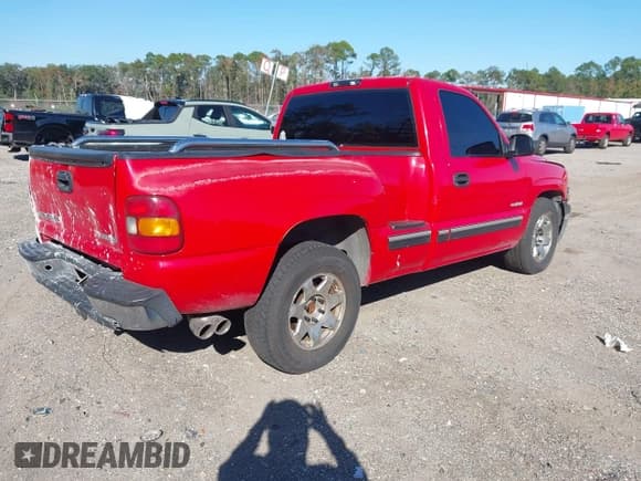 ✅ 2000 Chevrolet Silverado 1500 LS • VIN: 1GCEC14V8YZ286051 • Лот: 43586572. Опубликован ранее на IAAI с пробегом 178 472 миль. Бесплатный доступ к архиву аукционных продаж из США и подробный отчёт об истории автомобиля на DreamBid. Изображение 4.