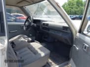 ✅ 1986 Toyota Pickup • VIN: JT4RN55R8G0177256 • Лот: 42560540. Опубликован ранее на IAAI с пробегом 304 700 миль. Бесплатный доступ к архиву аукционных продаж из США и подробный отчёт об истории автомобиля на DreamBid. Изображение 5.