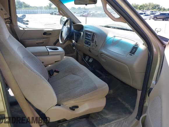 ✅ 2000 Ford F-150 XL • VIN: 1FTZX1729YNB05926 • Lot: 42734513. Wystawiony na IAAI z przebiegiem 150 717 mil. Bezpłatny archiwum sprzedaży aukcyjnych z USA i szczegółowy raport historii pojazdu na DreamBid. Zdjęcie 5.