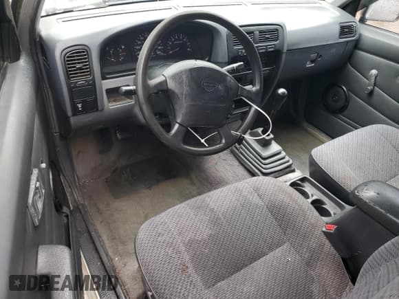 ✅ 1996 Nissan Frontier XE • VIN: 1N6SD16SXTC308255 • Лот: 53027865. Опубликован ранее на Copart с пробегом 299 424 миль. Бесплатный доступ к архиву аукционных продаж из США и подробный отчёт об истории автомобиля на DreamBid. Изображение 8.