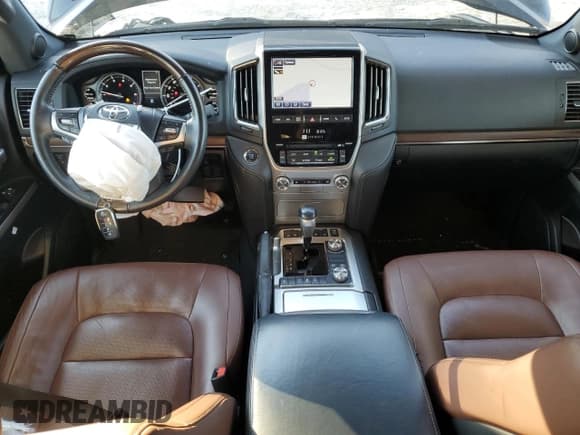 ✅ 2019 Toyota Land Cruiser • VIN: JTMCY7AJ1K4078899 • Lot: 87329914. Listed on Copart with 35,132 mi. Free auction sales archive from the USA and detailed vehicle history report at DreamBid. Image 8.