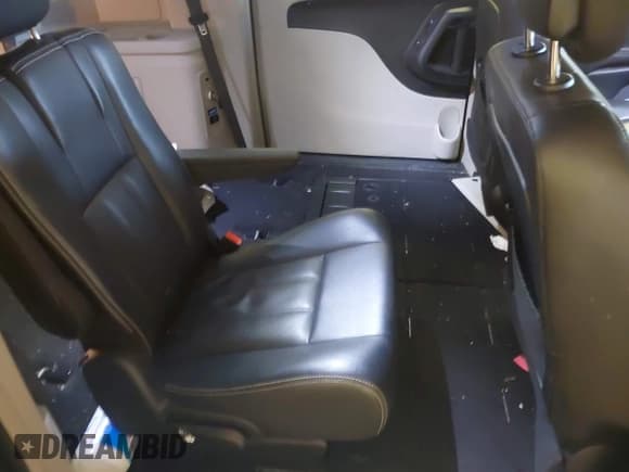 ✅ 2016 Chrysler Town & Country Touring L Anniversary Edition • VIN: 2C4RC1CG5GR166074 • Лот: 41036060. Опубликован ранее на IAAI с пробегом 72 885 миль. Бесплатный доступ к архиву аукционных продаж из США и подробный отчёт об истории автомобиля на DreamBid. Изображение 8.