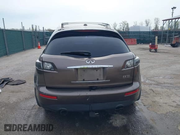 ✅ 2008 Infiniti FX • VIN: JNRAS08U28X101212 • Lot: 41938410. Wystawiony na IAAI z przebiegiem 230 121 mil. Bezpłatny archiwum sprzedaży aukcyjnych z USA i szczegółowy raport historii pojazdu na DreamBid. Zdjęcie 16.