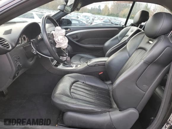 ✅ 2005 Mercedes-Benz CLK 55 AMG • VIN: WDBTK76G45T046049 • Лот: 82880174. Опубликован ранее на Copart с пробегом 143 295 миль. Бесплатный доступ к архиву аукционных продаж из США и подробный отчёт об истории автомобиля на DreamBid. Изображение 7.