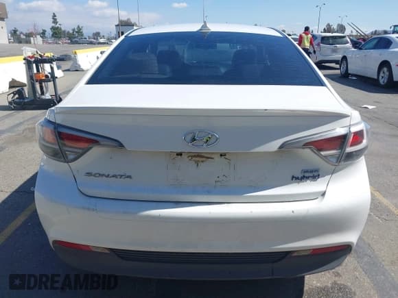 ✅ 2016 Hyundai Sonata • VIN: KMHE14L21GA026470 • Лот: 41699723. Опубликован ранее на IAAI с пробегом 129 241 миль. Бесплатный доступ к архиву аукционных продаж из США и подробный отчёт об истории автомобиля на DreamBid. Изображение 16.