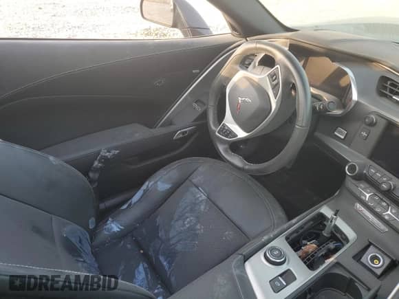 2019 Chevrolet Corvette 1LT z VIN 1G1YB2D73K5123693, wystawiony jako Copart lot #75279184 z przebiegiem Nie podano mil oraz Szkoda całkowita • Salvage title. Historia ofert i sprzedaży dostępna na DreamBid. Obrazek 8.