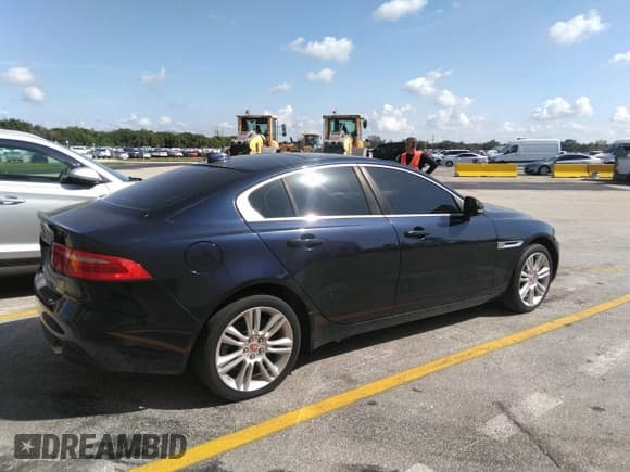 ✅ 2019 Jaguar XE 25t Premium • VIN: SAJAJ4FX9KCP46060 • Лот: 42028720. Опубликован ранее на IAAI с пробегом 38 953 миль. Бесплатный доступ к архиву аукционных продаж из США и подробный отчёт об истории автомобиля на DreamBid. Изображение 13.