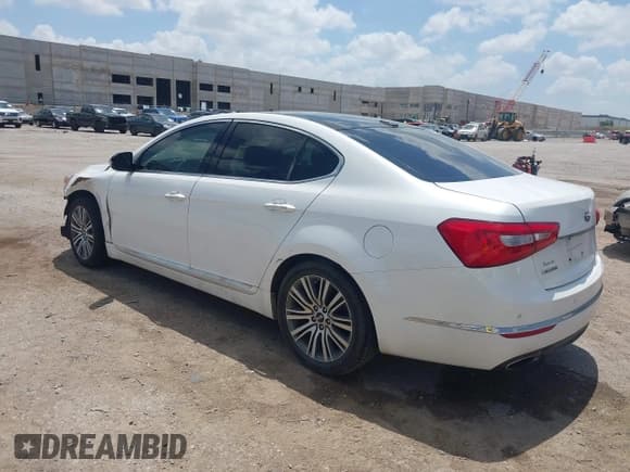 ✅ 2016 Kia Cadenza Premium • VIN: KNALN4D70G5217846 • Lot: 42572697. Wystawiony na IAAI z przebiegiem 179 278 mil. Bezpłatny archiwum sprzedaży aukcyjnych z USA i szczegółowy raport historii pojazdu na DreamBid. Zdjęcie 3.