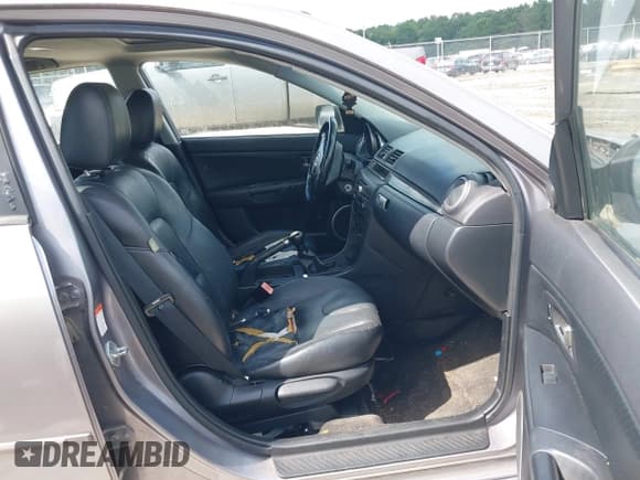 ✅ 2004 Mazda 3 s • VIN: JM1BK343641206349 • Lot: 42972685. Listed on IAAI with Not provided. Free auction sales archive from the USA and detailed vehicle history report at DreamBid. Image 5.