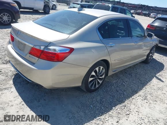 ✅ 2015 Honda Accord EX-L • VIN: 1HGCR6F53FA014827 • Lot: 42326413. Listed on IAAI with 127,634 mi. Free auction sales archive from the USA and detailed vehicle history report at DreamBid. Image 4.