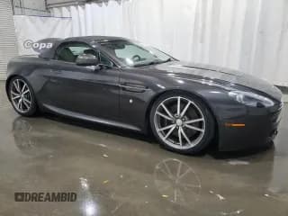 ✅ 2010 Aston Martin Vantage • VIN: SCFEFBBCXAGD13755 • Lot: 52372665. Wystawiony na Copart z przebiegiem 29 841 mil. Bezpłatny archiwum sprzedaży aukcyjnych z USA i szczegółowy raport historii pojazdu na DreamBid. Zdjęcie 4.