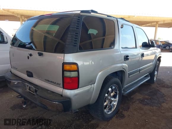 ✅ 2005 Chevrolet Tahoe LT • VIN: 1GNEK13T35R243047 • Lot: 42101652. Wystawiony na IAAI z przebiegiem 216 632 mil. Bezpłatny archiwum sprzedaży aukcyjnych z USA i szczegółowy raport historii pojazdu na DreamBid. Zdjęcie 4.