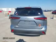 ✅ 2023 Toyota Highlander L • VIN: 5TDKDRAH9PS002343 • Lot: 41607915. Wystawiony na IAAI z przebiegiem 105 237 mil. Bezpłatny archiwum sprzedaży aukcyjnych z USA i szczegółowy raport historii pojazdu na DreamBid. Zdjęcie 16.