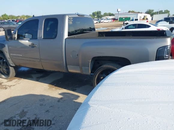 ✅ 2007 Chevrolet Silverado 1500 1LT • VIN: 2GCEK19JX71598484 • Lot: 43093689. Listed on IAAI with 201,949 mi. Free auction sales archive from the USA and detailed vehicle history report at DreamBid. Image 3.