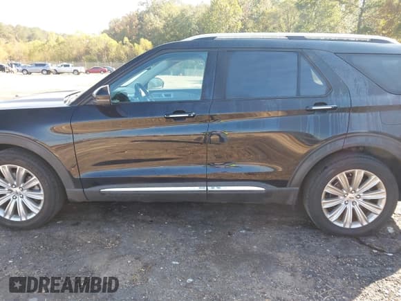 ✅ 2021 Ford Explorer Limited • VIN: 1FMSK7FH8MGA02161 • Lot: 43636956. Wystawiony na IAAI z przebiegiem 97 282 mil. Bezpłatny archiwum sprzedaży aukcyjnych z USA i szczegółowy raport historii pojazdu na DreamBid. Zdjęcie 15.