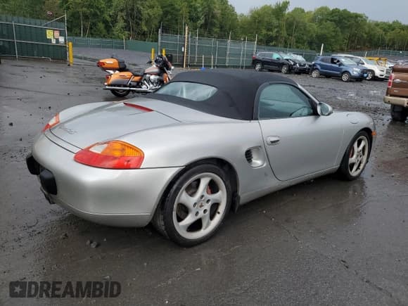 ✅ 2001 Porsche Boxster S • VIN: WP0CB29891U660916 • Лот: 71456855. Опубликован ранее на Copart с пробегом 177 398 миль. Бесплатный доступ к архиву аукционных продаж из США и подробный отчёт об истории автомобиля на DreamBid. Изображение 3.