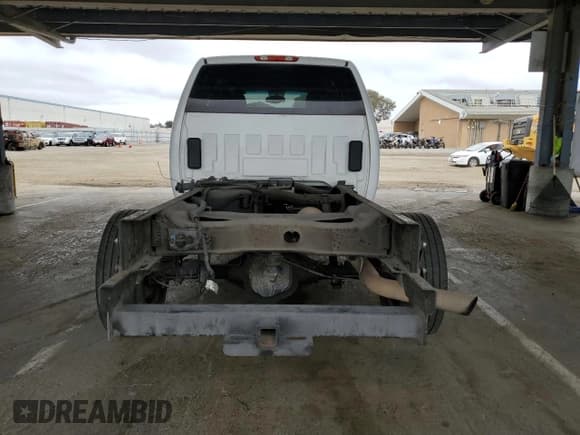 ✅ 2008 Chevrolet Silverado 1500 • VIN: 1GBHC39K68E155784 • Lot: 80299955. Wystawiony na Copart z przebiegiem 264 295 mil. Bezpłatny archiwum sprzedaży aukcyjnych z USA i szczegółowy raport historii pojazdu na DreamBid. Zdjęcie 6.