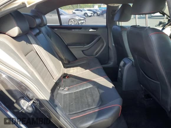 ✅ 2015 Volkswagen Jetta GLI SEL • VIN: 3VW5T7AJ6FM315899 • Lot: 56075465. Wystawiony na Copart z przebiegiem 88 231 mil. Bezpłatny archiwum sprzedaży aukcyjnych z USA i szczegółowy raport historii pojazdu na DreamBid. Zdjęcie 10.