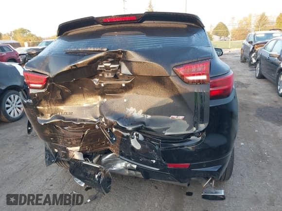 ✅ 2024 Chevrolet Blazer RS • VIN: 3GNKBERS5RS185728 • Lot: 40614552. Listed on IAAI with 7,740 mi. Free auction sales archive from the USA and detailed vehicle history report at DreamBid. Image 6.