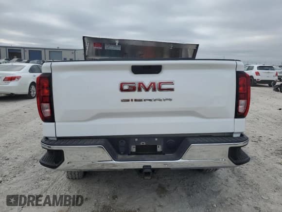 ✅ 2021 GMC Sierra 1500 • VIN: 3GTU9AEF4MG284311 • Lot: 71304904. Wystawiony na Copart z przebiegiem Nie podano. Bezpłatny archiwum sprzedaży aukcyjnych z USA i szczegółowy raport historii pojazdu na DreamBid. Zdjęcie 6.