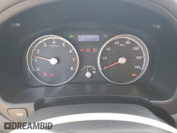 ✅ 2010 Hyundai Accent GS • VIN: KMHCM3AC8AU164744 • Лот: 61288785. Опубликован ранее на Copart с пробегом 106 996 миль. Бесплатный доступ к архиву аукционных продаж из США и подробный отчёт об истории автомобиля на DreamBid. Изображение 9.