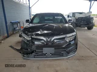 ✅ 2023 VinFast VF 8 Plus • VIN: RLLV1AFA3PH002903 • Lot: 60881354. Wystawiony na Copart z przebiegiem 28 509 mil. Bezpłatny archiwum sprzedaży aukcyjnych z USA i szczegółowy raport historii pojazdu na DreamBid. Zdjęcie 5.