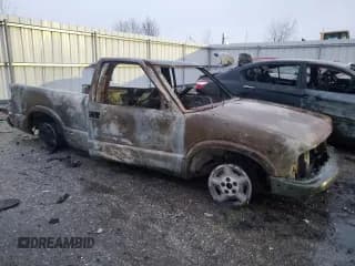 ✅ 2000 Chevrolet S-10 LS • VIN: 1GCDT14W8YK207488 • Лот: 87029044. Опубликован ранее на Copart с пробегом Не указан. Бесплатный доступ к архиву аукционных продаж из США и подробный отчёт об истории автомобиля на DreamBid. Изображение 4.