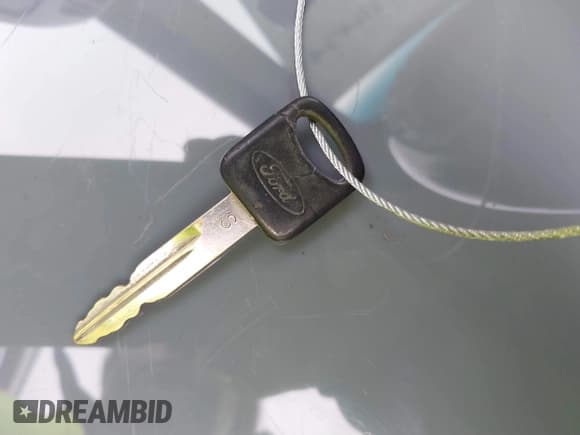 ✅ 1999 Ford F-250 XL • VIN: 1FTNX20F7XEE09160 • Lot: 41730434. Listed on IAAI with 261,564 mi. Free auction sales archive from the USA and detailed vehicle history report at DreamBid. Image 11.