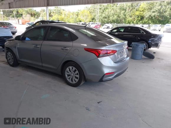 ✅ 2022 Hyundai Accent SE • VIN: 3KPC24A60NE165983 • Lot: 43524952. Wystawiony na IAAI z przebiegiem 66 122 mil. Bezpłatny archiwum sprzedaży aukcyjnych z USA i szczegółowy raport historii pojazdu na DreamBid. Zdjęcie 3.