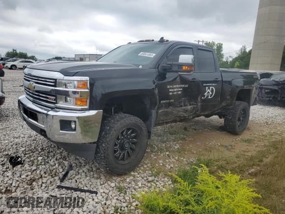 ✅ 2015 Chevrolet Silverado 2500HD LT • VIN: 1GC2KVEG3FZ509655 • Lot: 69041065. Wystawiony na Copart z przebiegiem 184 269 mil. Bezpłatny archiwum sprzedaży aukcyjnych z USA i szczegółowy raport historii pojazdu na DreamBid. Zdjęcie 1.