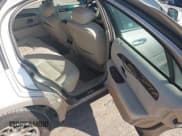 ✅ 2002 Lincoln Town Car Signature • VIN: 1LNHM82W72Y614339 • Lot: 43874876. Listed on IAAI with 157,755 mi. Free auction sales archive from the USA and detailed vehicle history report at DreamBid. Image 8.