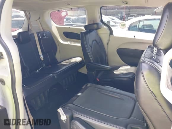 ✅ 2020 Chrysler Pacifica Limited • VIN: 2C4RC1GG4LR285044 • Лот: 43325827. Опубликован ранее на IAAI с пробегом 122 570 миль. Бесплатный доступ к архиву аукционных продаж из США и подробный отчёт об истории автомобиля на DreamBid. Изображение 8.