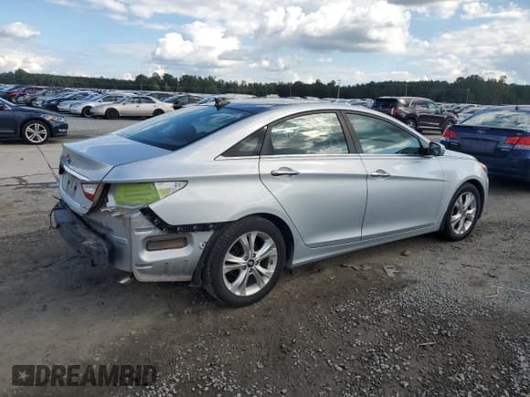 ✅ 2013 Hyundai Sonata SE • VIN: 5NPEC4AC4DH528873 • Lot: 71918424. Listed on Copart with 110,978 mi. Free auction sales archive from the USA and detailed vehicle history report at DreamBid. Image 3.