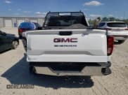 ✅ 2022 GMC Sierra 1500 • VIN: 1GTR9AED9NZ183917 • Lot: 55681144. Wystawiony na Copart z przebiegiem 53 331 mil. Bezpłatny archiwum sprzedaży aukcyjnych z USA i szczegółowy raport historii pojazdu na DreamBid. Zdjęcie 6.