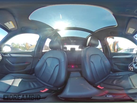 ✅ 2018 Audi Q3 Premium • VIN: WA1ECCFS7JR022494 • Lot: 81832255. Wystawiony na Copart z przebiegiem 85 461 mil. Bezpłatny archiwum sprzedaży aukcyjnych z USA i szczegółowy raport historii pojazdu na DreamBid. Zdjęcie 15.