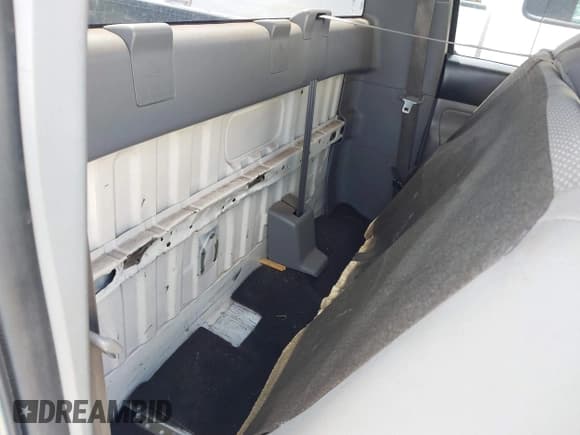 ✅ 2013 Toyota Tacoma • VIN: 5TFNX4CN8DX022163 • Lot: 42610781. Wystawiony na IAAI z przebiegiem 237 912 mil. Bezpłatny archiwum sprzedaży aukcyjnych z USA i szczegółowy raport historii pojazdu na DreamBid. Zdjęcie 8.