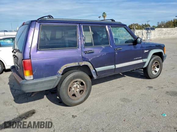✅ 1998 Jeep Cherokee Sport • VIN: 1J4FJ68S8WL207267 • Лот: 94191445. Опубликован ранее на Copart с пробегом 211 832 миль. Бесплатный доступ к архиву аукционных продаж из США и подробный отчёт об истории автомобиля на DreamBid. Изображение 3.