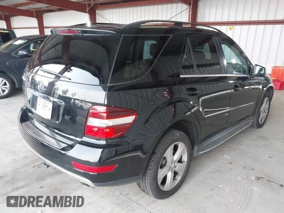 ✅ 2011 Mercedes-Benz M 350 • VIN: 4JGBB2FB6BA685718 • Lot: 43825296. Wystawiony na IAAI z przebiegiem 190 027 mil. Bezpłatny archiwum sprzedaży aukcyjnych z USA i szczegółowy raport historii pojazdu na DreamBid. Zdjęcie 4.