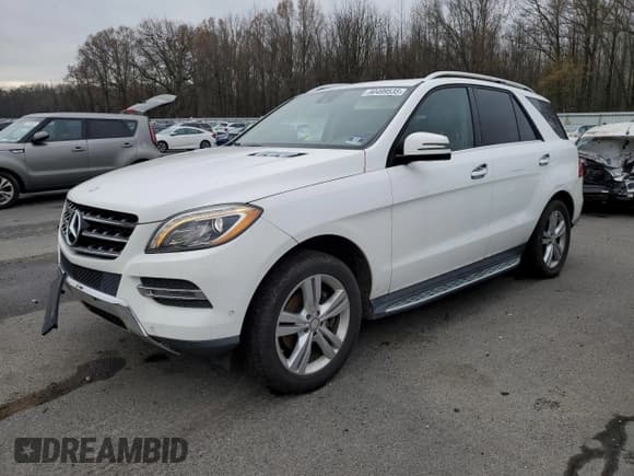 ✅ 2015 Mercedes-Benz M 350 • VIN: 4JGDA5HB0FA475891 • Лот: 90499535. Опубликован ранее на Copart с пробегом 97 778 миль. Бесплатный доступ к архиву аукционных продаж из США и подробный отчёт об истории автомобиля на DreamBid. Изображение 1.