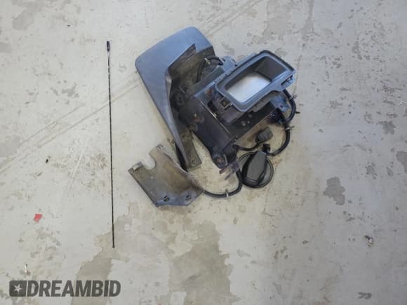 ✅ 2015 Chevrolet Silverado 1500 LT • VIN: 3GCUKREH2FG516640 • Лот: 90072395. Опубликован ранее на Copart с пробегом 192 101 миль. Бесплатный доступ к архиву аукционных продаж из США и подробный отчёт об истории автомобиля на DreamBid. Изображение 12.