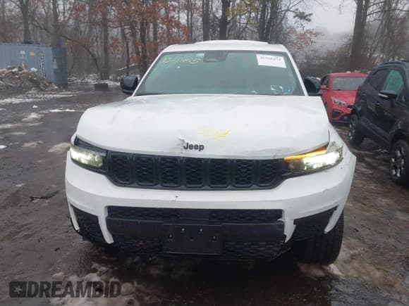 ✅ 2024 Jeep Grand Cherokee Altitude • VIN: 1C4RJKAG8R8556020 • Lot: 41556272. Listed on IAAI with 6,357 mi. Free auction sales archive from the USA and detailed vehicle history report at DreamBid. Image 12.